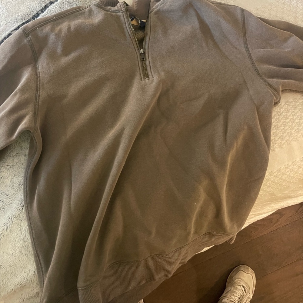 Brown pullover